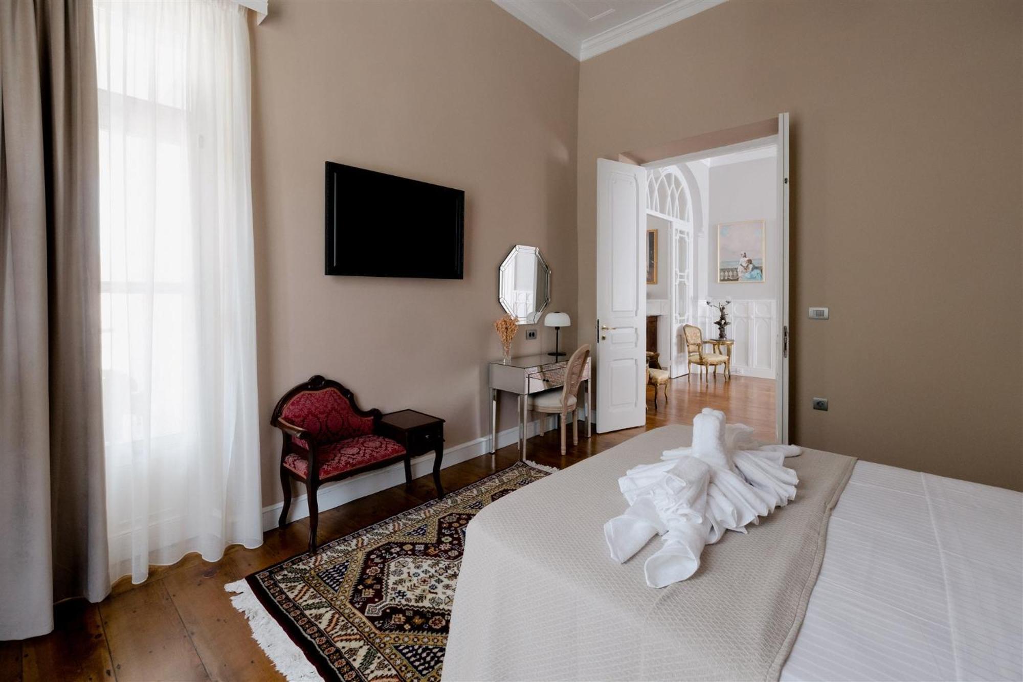 Victoria Mansion A Luxurious Neoclassical Experience Rhodes City Zewnętrze zdjęcie
